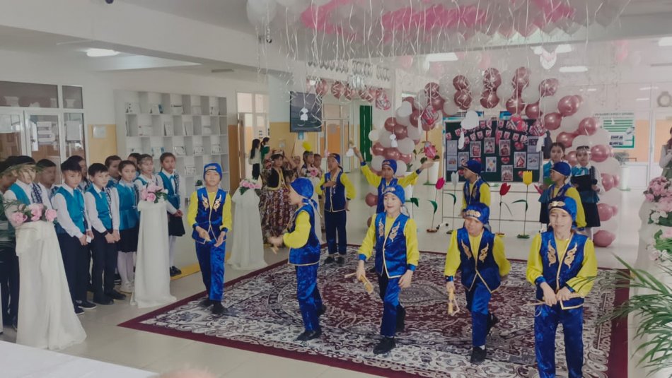 АЛҒЫС АЙТУ КҮНІ