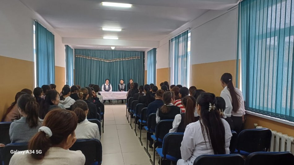 ҚЫЗДАР ЖИНАЛЫСЫ