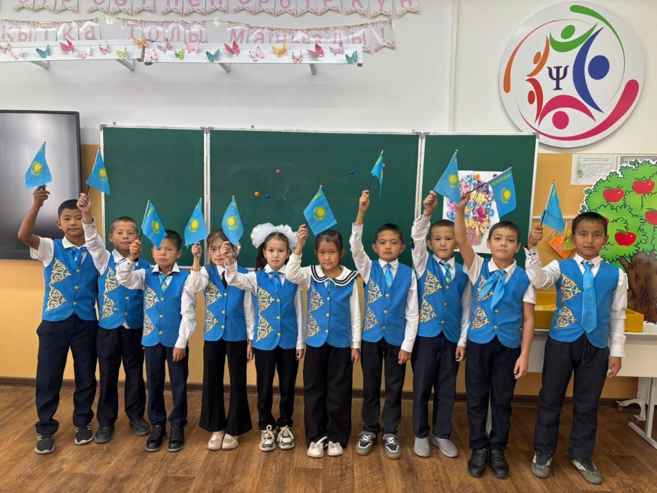 «Қыран елім - Қазақстаным!» жалпы  республикалық акциясы аясында Мемлекеттік Әнұраны  орындалды.