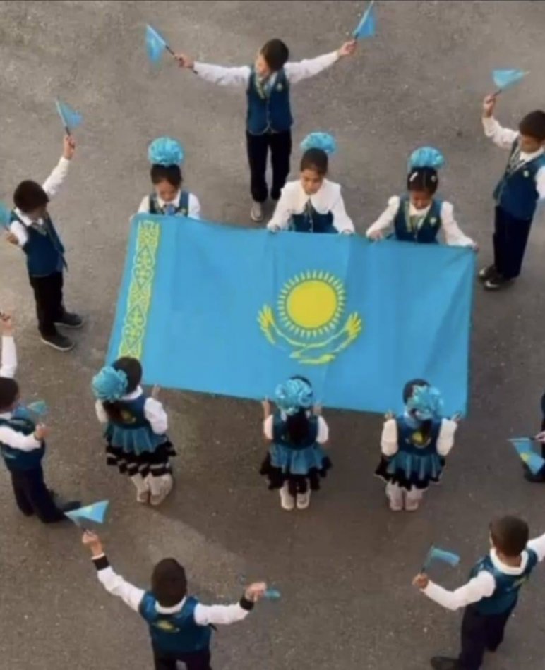 «Менің Қазақстаным»   тақырыбында өзін-өзі басқару ұйымының мүшелері  челлендж ұйымдастырды.