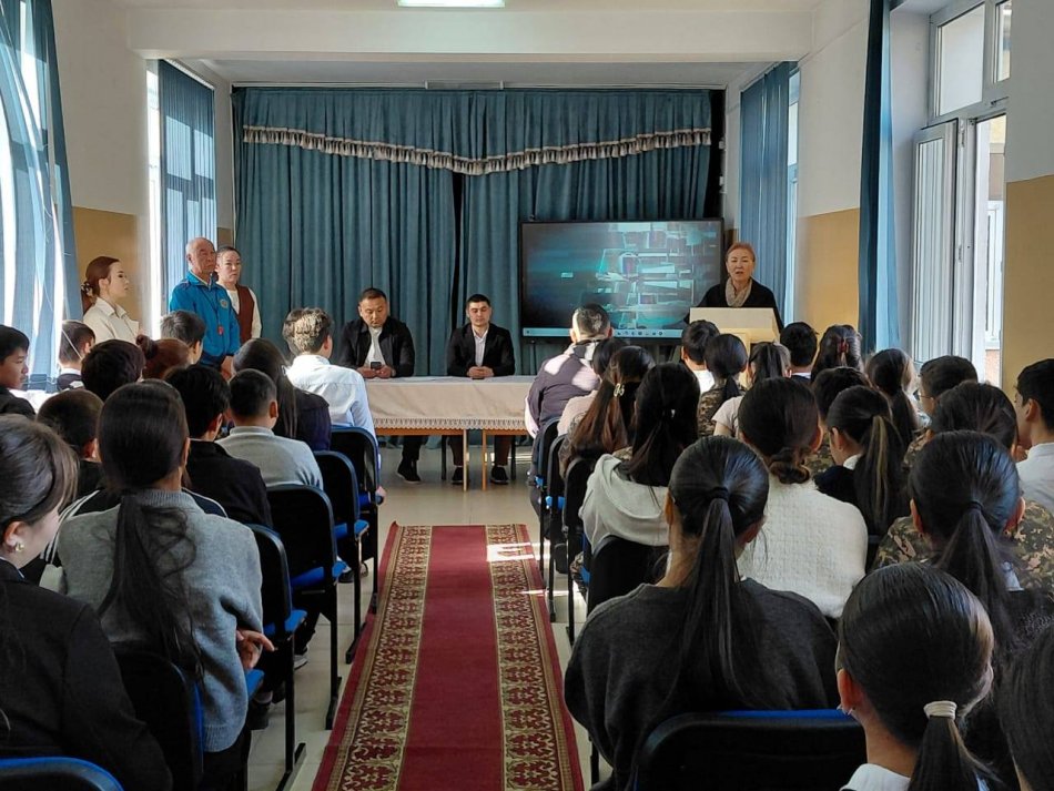 «Құқықтық тәртіп», «Лайықты ұрпақ тәрбиелейік»  тақырыбында түсіндіру жұмыстарын жүргізу, жасөспірімдердің спортқа, өнерге, мәдениетке қызығушылығын арттыру мақсатында мамандармен 7-11 сынып оқушыларының арасында кездесу өткізілді.