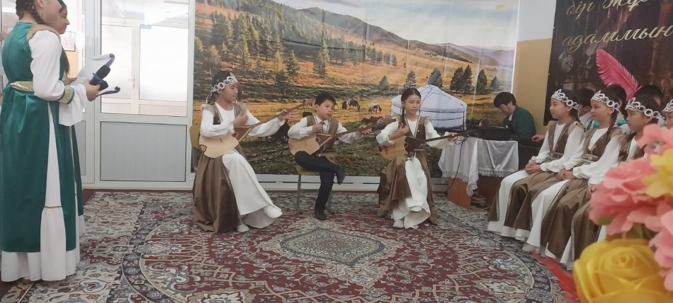 “ ӘЖЕ-АСЫЛ ҚАЗЫНА” тақырыбында кездесу кеші ұйымдастырылды.