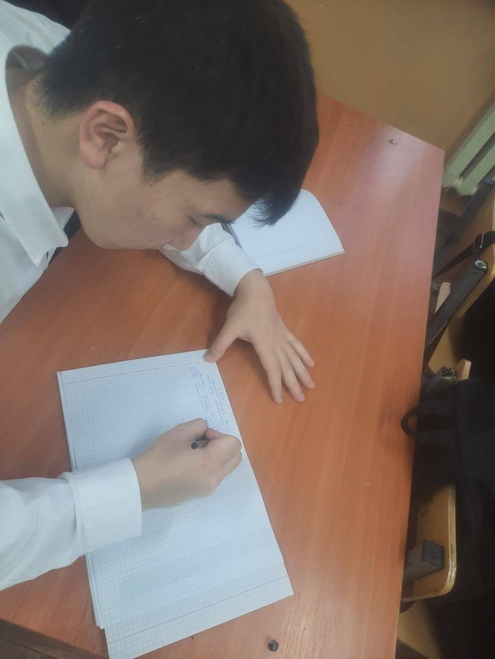 «Мемлекеттік қызмет жүйесі, кәсіби даму туралы оқушының көзқарасы» тақырыбында эссе жазу жұмысы ұйымдастырылды.