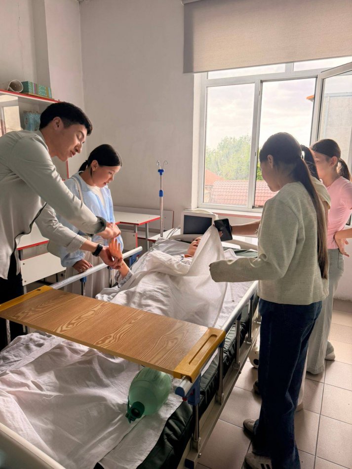 “Орта Азиялық Жоғары Медецинақ колледжіне” экскурсия ұйымдастырылды.